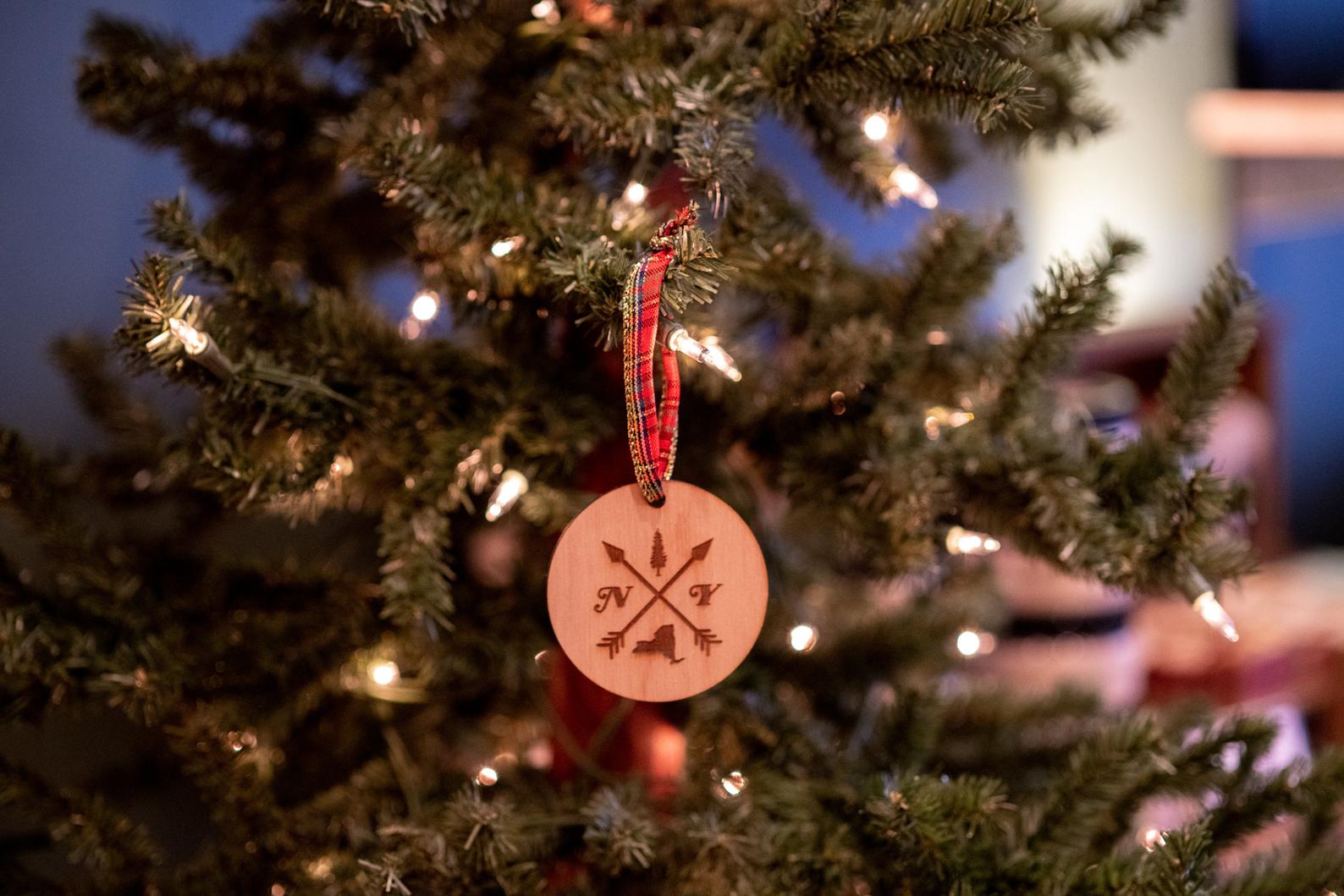 New York State Crossed Arrows Ornament